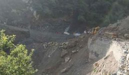 Uttarakhand बारिश बन रही आफत, 2 दर्जन से ज्यादा संपर्क मार्ग बंद, नदियों का जलस्तर बढ़ रहा