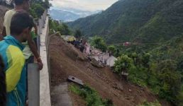 Uttarakhand घर पर दीवार गिरने से 2 बहन 1 भाई मलबे में दफन, 1 व्यक्ति गंभीर रूप से घायल