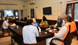 Uttarakhand मुख्यमंत्री ने कोरोना मरीजों और डॉक्टरों से बात की, चिकित्सकों के काम को बताया तपस्या
