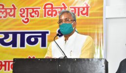 उत्तराखंड : कुपोषण मुक्ति के लिए गोद लेने की मुहिम के अच्छे परिणाम, पीएम मोदी के जन्मदिन पर सीएम ने अभिभावकों को सम्मानित किया