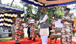 टिहरी झील पर्यटन विकास के लिए राज्य सरकार और ITBP मिलकर काम करेंगे, मुख्यमंत्री ने ITBP के पर्वतारोहण दल को सम्मानित किया