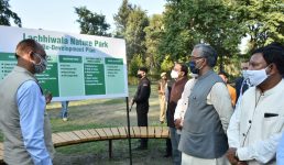 मुख्यमंत्री ने किया लच्छीवाला नेचर पार्क  कार्यों का निरीक्षण, कहा शीघ्र पार्क भव्य स्वरूप में देश के पर्यटकों के सामने होगा
