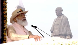 पीएम मोदी ने कहा देश पर नजर गड़ाने वालों को मिल रहा कड़ा जवाब, पुलवामा को लेकर विपक्ष को भी घेरा, एकता दिवस पर बोल रहे थे