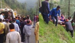Uttarakhand भीषण सड़क दुर्घटना में शिक्षक की मौत, शिक्षिका पत्नी बुरी तरह घायल