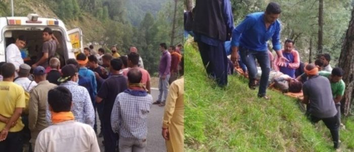 Uttarakhand भीषण सड़क दुर्घटना में शिक्षक की मौत, शिक्षिका पत्नी बुरी तरह घायल Uttarakhand भीषण सड़क दुर्घटना में शिक्षक की मौत, शिक्षिका पत्नी बुरी तरह घायल