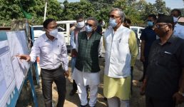 देहरादून में मुख्यमंत्री ने स्मार्ट सिटी कार्यों का निरीक्षण किया, यहां तीन स्मार्ट स्कूल भी बन रहे हैं