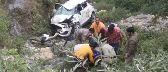 Uttarakhand बड़ा सड़क हादसा, 2 युवकों की मौत, 3 लोग बुरी तरह घायल Uttarakhand बड़ा सड़क हादसा, 2 युवकों की मौत, 3 लोग बुरी तरह घायल