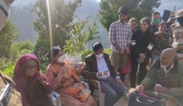 NSA अजीत डोभाल सवेरे-सवेरे पहुंचे अपने गांव, कुलदेवी की पूजा की, ग्रामीणों से भी की मुलाकात, तस्वीरें