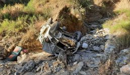 Uttarakhand बारात की मैक्स खाई में गिरी, 2 लोगों की मौत, 6 घायल, इलाके में शोक की लहर