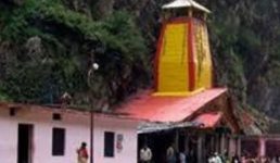 यमुनोत्री धाम के कपाट शीतकाल के लिए बंद, कोरोना काल में 8 हजार श्रद्धालु दर्शन को पहुंचे