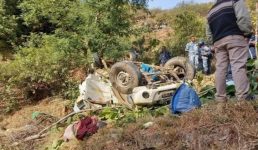 Uttarakhand पिथौरागढ़ से पेंशन ले जा रहे पेंशनरों का वाहन दुर्घटनाग्रस्त, 5 की मौत और 6 लोग घायल