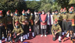विजय दिवस 2020 : मुख्यमंत्री त्रिवेन्द्र ने देहरादून में शहीदों को दी श्रद्धांजलि, कहा विश्व के इतिहास में ये एक महत्वपूर्ण दिन