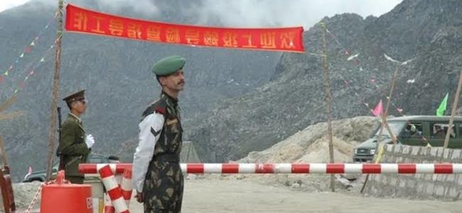 चीन ने उत्तराखंड से सटी सीमाओं पर बढ़ाई सैन्य तैनाती, कैलाश मानसरोवर मार्ग पर पीएलए की एक बटालियन तैनात चीन ने उत्तराखंड से सटी सीमाओं पर बढ़ाई सैन्य तैनाती, कैलाश मानसरोवर मार्ग पर पीएलए की एक बटालियन तैनात