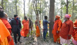 Haridwar Kumbh 2021 अखाड़ों की धर्मध्वजा की लकड़ी के लिए वृक्ष चिह्नित, कुंभ की तैयारियां जोरों पर