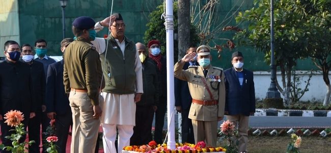 Republic Day in Uttarakhand मुख्यमंत्री त्रिवेन्द्र ने देहरादून में ध्वजारोहण किया, राज्यवासियों को दी शुभकामनाएं Republic Day in Uttarakhand मुख्यमंत्री त्रिवेन्द्र ने देहरादून में ध्वजारोहण किया, राज्यवासियों को दी शुभकामनाएं