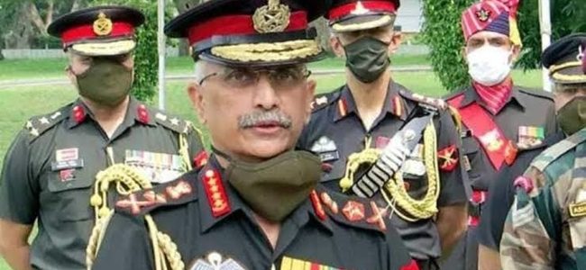 चीन और पाकिस्तान पर बोले आर्मी चीफ, कहा भारत की ओर आंख उठाकर देखना भारी पड़ेगा Army Day 2021 चीन और पाकिस्तान पर बोले आर्मी चीफ, कहा भारत की ओर आंख उठाकर देखना भारी पड़ेगा Army Day 2021