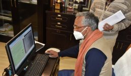 Uttarakhand प्रदेश में ई-ऑफिस प्रणाली के शुभारम्भ को हुआ एक वर्ष, मुख्यमंत्री भी कर रहे पत्रावलियों का निस्तारण