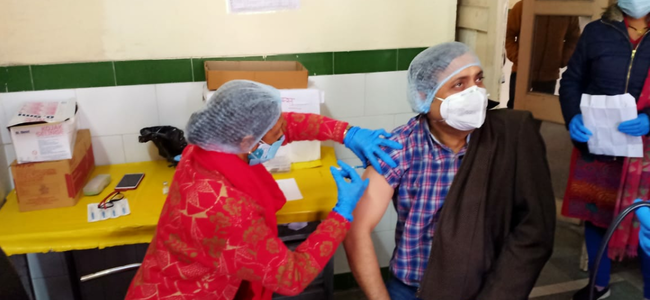 Uttarakhand : 13 जिलों से 13 तस्वीरें, देखिए कोरोना वैक्सीन ड्राइ रन कैसे हुआ Uttarakhand : 13 जिलों से 13 तस्वीरें, देखिए कोरोना वैक्सीन ड्राइ रन कैसे हुआ