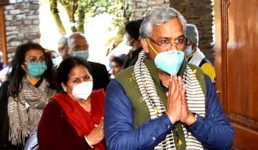 मुख्यमंत्री त्रिवेन्द्र दिल्ली से उपचार के बाद देहरादून लौटे, सभी डॉक्टर्स व पैरामेडिकल स्टाफ का आभार व्यक्त किया