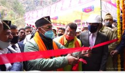 मुख्यमंत्री ने कहा राज्य में पहले से काफी बढ़ी है रोड कनेक्टिविटी, रुद्रप्रयाग में काली गंगा प्रथम लघु जल विद्युत परियोजना का लोकार्पण किया