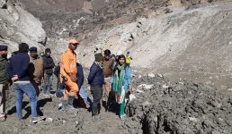 Uttarakhand चमोली आपदा अपडेट, शवों का मिलना जारी, DM ने किया रैणी गांव का दौरा