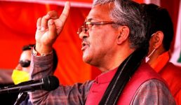 द्वाराहाट में मुख्यमंत्री ने जनसभा को संबोधित किया, अपनी सरकार की उपलब्धियां गिनाई
