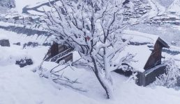 Uttarakhand मसूरी सहित उच्च पहाड़ी इलाकों में बर्फबारी, देहरादून सहित मैदान में बूंदाबांंदी