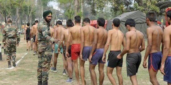 Uttarakhand रानीखेत में भर्ती के लिए कैसे करवाएं कोरोना टेस्ट, कुमाऊं के 6 जिलों की बड़ी भर्ती रैली का हो रहा आयोजन Uttarakhand रानीखेत में भर्ती के लिए कैसे करवाएं कोरोना टेस्ट, कुमाऊं के 6 जिलों की बड़ी भर्ती रैली का हो रहा आयोजन