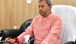Uttarakhand बाहर से आने वाले कई लोगों को अब कोरोना रिपोर्ट लानी होगी, सीएम ने बढ़ते कोरोना के बीच अधिकारियों को दिये जरूरी निर्देश
