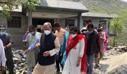 Uttarakhand आपदा प्रभावित क्षेत्र देवप्रयाग पहुंचे मुख्यमंत्री, प्रभावितों को जल्द मुआवजा उपलब्ध कराने के आदेश दिए