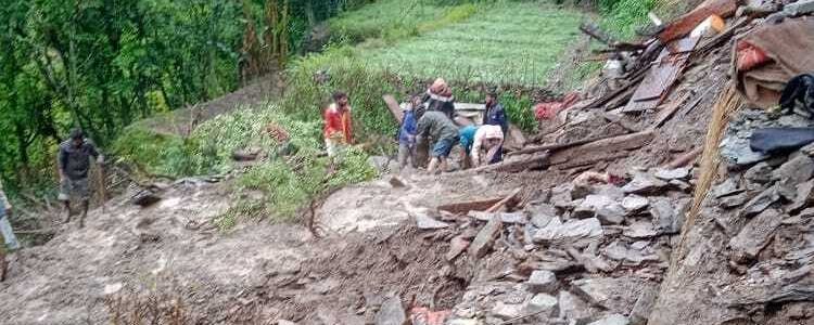 तस्वीरें : देहरादून के चकराता में बादल फटने से तबाही, दो युवतियों सहित तीन लोगों की जान गई, कई पालतू जानवर दबे