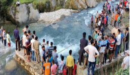 Uttarakhand नदी में कूदने का वीडियो बना रहे थे, एक की मौत, एक बाल-बाल बचा