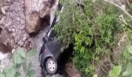 Uttarakhand भीषण सड़क हादसे में 2 लोगों की मौत, अनियंत्रित होकर पुल से नीचे गिरी कार, 6 घंटे बाद पता चला