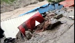 Video उत्तराखंड : भारी बारिश से कई जिलों में जन-जीवन अस्त-व्यस्त, चमोली, चंपावत और पिथौरागढ़ में सड़कें बंद
