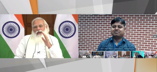 देहरादून के हरिराम टैक्सी ड्राइवर से बात की पीएम मोदी ने, जमकर तारीफ की