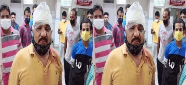 उत्तराखंड : पुलिसकर्मी ने फोड़ दिया दुकानदार का सिर, कारण जानकर हर कोई हैरान उत्तराखंड : पुलिसकर्मी ने फोड़ दिया दुकानदार का सिर, कारण जानकर हर कोई हैरान