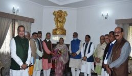 Uttarakhand सीएम तीरथ ने राज्यपाल को सौंपा त्यागपत्र, विधायक दल की बैठक में चुना जाएगा नया मुख्यमंत्री