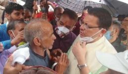Uttarakhand मुख्यमंत्री धामी ने किया आपदा प्रभावित उत्तरकाशी का दौरा, पीड़ितों को हरसंभव मदद का आश्वासन दिया