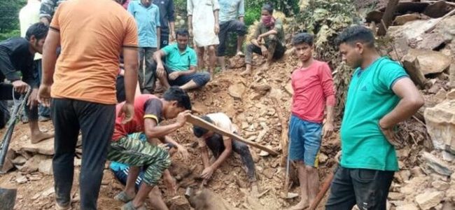 Uttarakhand पौड़ी गढ़वाल के खिर्सू ब्लॉक के नौगांव में बादल फटने से भारी तबाही Uttarakhand पौड़ी गढ़वाल के खिर्सू ब्लॉक के नौगांव में बादल फटने से भारी तबाही