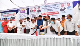 Uttarakhand बागेश्वर और रुद्रप्रयाग जिलों में पूर्ण वैक्सीनेशन, राजीव नगर देहरादून में कोविड-19 वैक्सीनेशन कैम्प का शुभारंभ