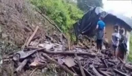 Bageshwar कपकोट में गौशाला भूस्खलन में दबी, दो दर्जन पशुओं की मौत