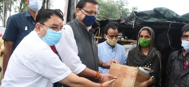 Uttarakhand ﻿मुख्यमंत्री पुष्कर सिंह धामी ने शुरू किया ﻿आवास विहीन लोगों के लिए कोविड वैक्सीनेशन का विशेष अभियान, ﻿राशन किट और मास्क भी वितरित किये गये