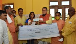 Uttarakhand मुख्यमंत्री ने﻿ हॉकी खिलाड़ी वंदना कटारिया को सम्मानित किया, बेटी बचाओ, बेटी पढ़ाओ अभियान का ब्रांड एम्बेसडर भी बनाया गया