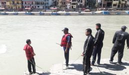 Uttarakhand बागेश्वर में दो बच्चे नदी में बहे, एक का शव बरामद