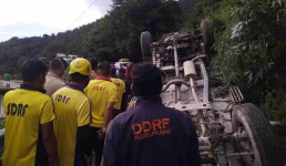 Uttarakhand बीच सड़क पर वाहन दुर्घटनाग्रस्त, 10 लोग सवार थे इसमें