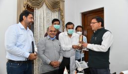 Uttarakhand हरिद्वार-रुड़की के औद्योगिक संगठनों ने मुख्यमंत्री से मिलकर की मांग, सरकारी विभागों में खरीद में स्थानीय उद्योगों को वरीयता दें