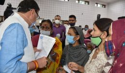 Uttarakhand मुख्यमंत्री ने ﻿सेवानिवृत के जीपीएफ में जानबूझकर देरी की शिकायत पर जांच के निर्देश दिये, सीएम आवास में मुख्यमंत्री का जनता मिलन कार्यक्रम आयोजित