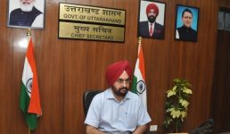 Uttarakhand मुख्य सचिव ने चारधाम यात्रा व्यवस्था की समीक्षा की, अधिकारियों को दिये जरूरी निर्देश