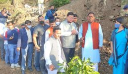 चंपावत और पिथौरागढ़ के बाद अल्मोड़ा पहुंचे सीएम धामी, आपदा प्रभावित क्षेत्रों का निरीक्षण किया और आपदा प्रभावितो से मुलाकात की