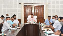 Uttarakhand मुख्यमंत्री ने की चारधाम यात्रा की समीक्षा, कहा श्रद्धालुओं एवं पर्यटकों को किसी भी प्रकार की परेशानी न हो